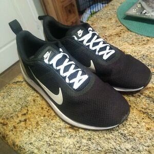 Men's Nike Lunarestoa 2 Essential Casual Shoes, 811372 010 Size 12 Black/White